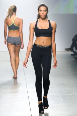 2(X)IST Men's Spring Summer 2016 Runway Show