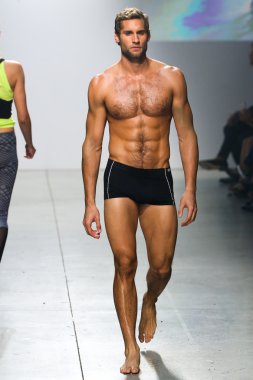 2(X)IST Men's Spring Summer 2016 Runway Show
