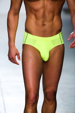 2(X)IST Men's Spring Summer 2016 Runway Show