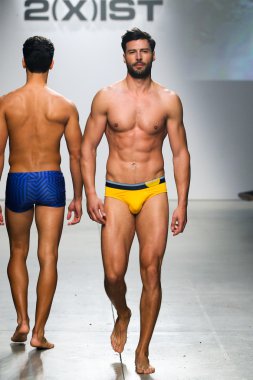 2(X)IST Men's Spring Summer 2016 Runway Show