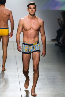 2(X)IST Men's Spring Summer 2016 Runway Show