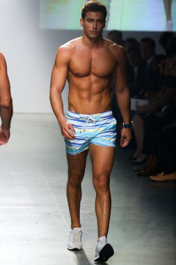 2(X)IST Men's Spring Summer 2016 Runway Show