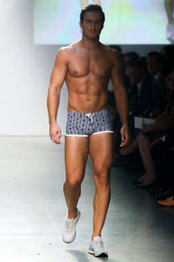 2(X)IST Men's Spring Summer 2016 Runway Show