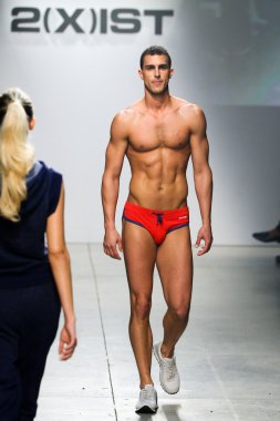 2(X)IST Men's Spring Summer 2016 Runway Show