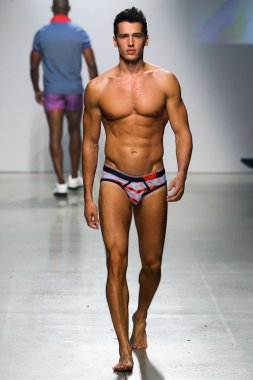 2(X)IST Men's Spring Summer 2016 Runway Show