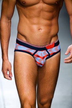 2(X)IST Men's Spring Summer 2016 Runway Show