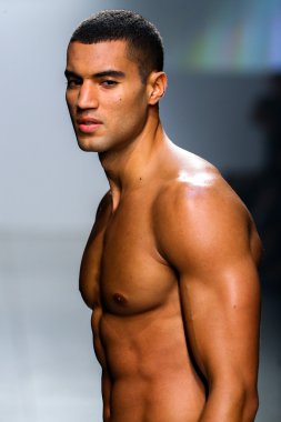 2(X)IST Men's Spring Summer 2016 Runway Show