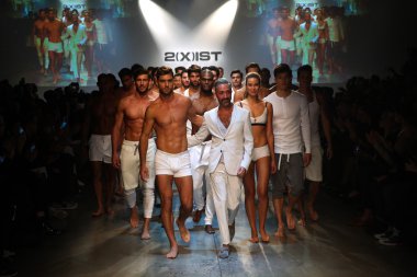 Designer  Jason Scarlatti and models