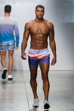 2(X)IST Men's Spring Summer 2016 Runway Show