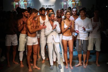 Designer  Jason Scarlatti and models