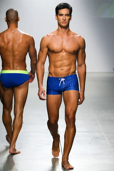 2(X)IST Men's Spring Summer 2016 Runway Show — Zdjęcie stockowe