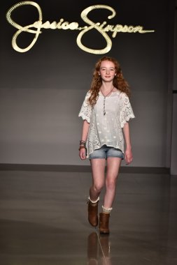 Jessica Simpson Collection Fall Winter 2016