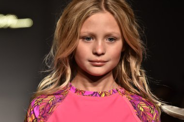 Jessica Simpson Collection Fall Winter 2016