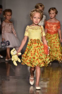 Olvi's Fall Winter 2016 Runway Show