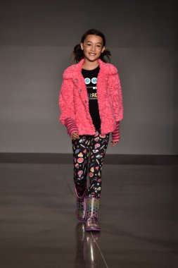 Küçük Bayan sonbahar kış 2016 bahisler