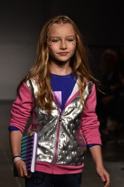 Küçük Bayan sonbahar kış 2016 bahisler