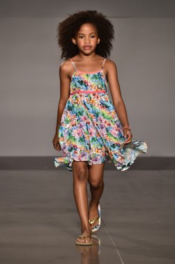 Küçük Bayan sonbahar kış 2016 bahisler