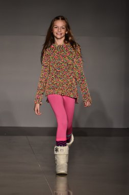 Küçük Bayan sonbahar kış 2016 bahisler