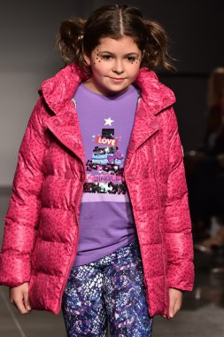 Küçük Bayan sonbahar kış 2016 bahisler