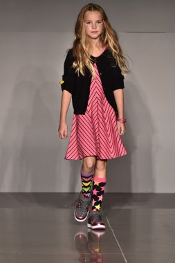 Küçük Bayan sonbahar kış 2016 bahisler