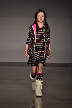 Küçük Bayan sonbahar kış 2016 bahisler