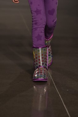 Küçük Bayan sonbahar kış 2016 bahisler