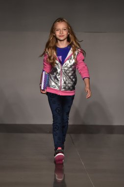 Küçük Bayan sonbahar kış 2016 bahisler