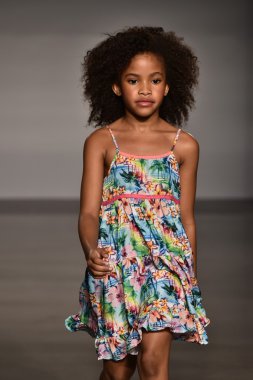 Küçük Bayan sonbahar kış 2016 bahisler