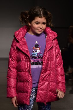 Küçük Bayan sonbahar kış 2016 bahisler