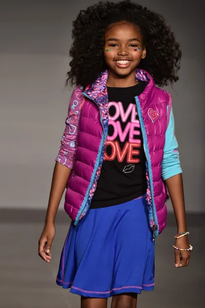 Küçük Bayan sonbahar kış 2016 bahisler