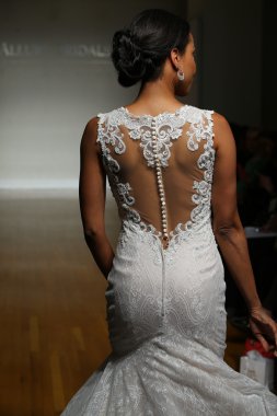 Allure Gelinlik Pist Gösterisi