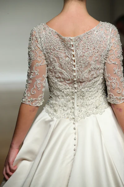 Allure Bridals Fall Winter 2016 — Φωτογραφία Αρχείου