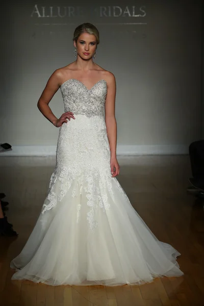 Allure Bridals Fall Winter 2016 — Stock Fotó