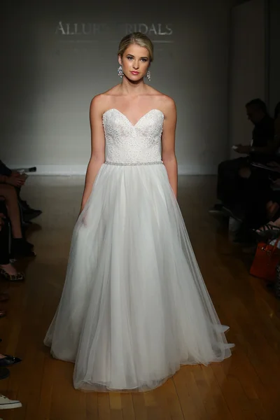 Allure bridals Runway Pokaż — Zdjęcie stockowe