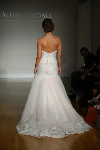 Allure Bridals Runway Show — Stock Photo, Image