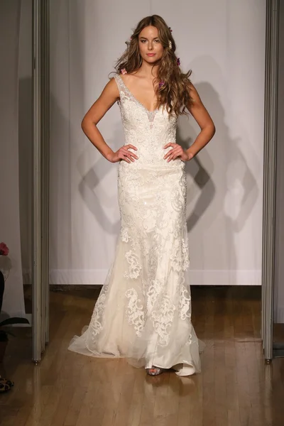 Mori Lee Bridals Autunno Inverno 2016 — Foto Stock