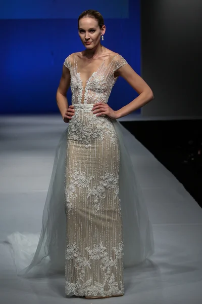 Shlomit Azrad Bridal Fall Winter 2016 — Stockfoto