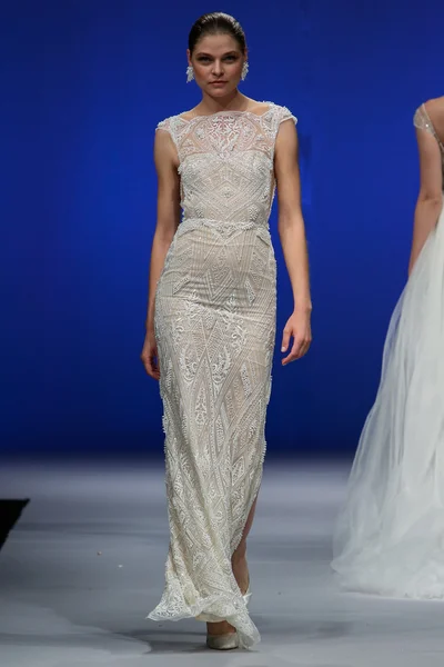 Shlomit Azrad Bridal Fall Winter 2016 — Zdjęcie stockowe