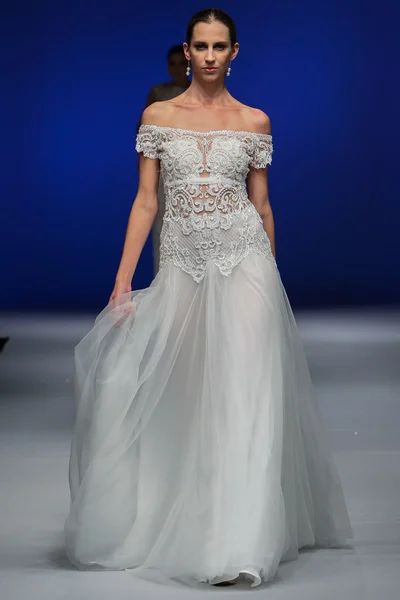 Shlomit Azrad Bridal Fall Winter 2016 — Stock Fotó