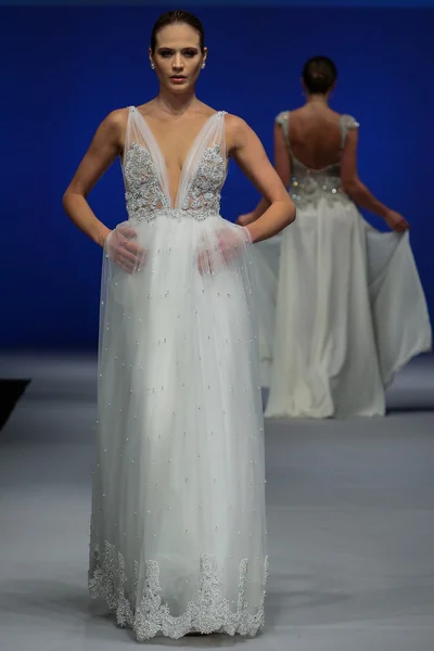 Shlomit Azrad Bridal Fall Winter 2016 — Stockfoto