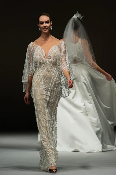 Solo Merav Bridal Runway Show — Stok fotoğraf