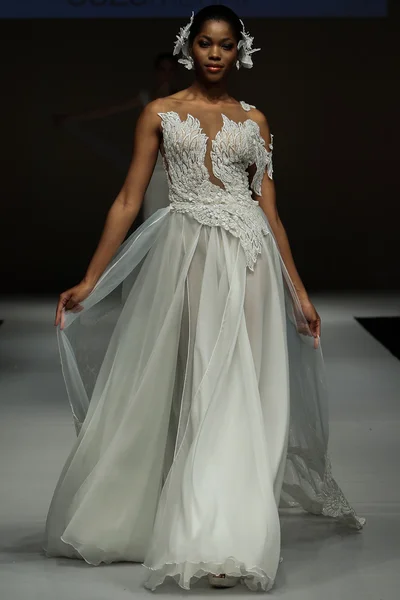 Solo Merav Bridal Runway Show — Stock fotografie