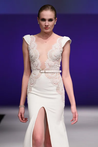 Lian Rokman Braut Runway Show — Stockfoto