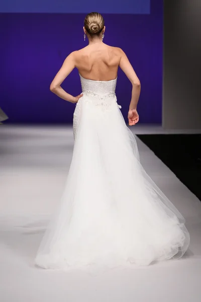 Lian Rokman Bridal Runway Show — Stock Photo, Image