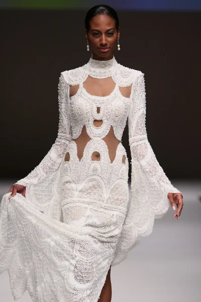 Oved Cohen Bridal Runway Show — Stockfoto
