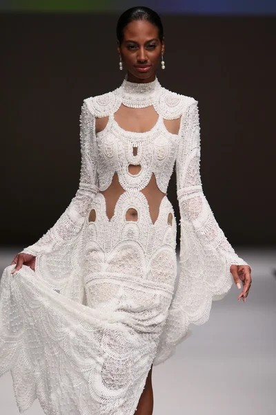 Oved Cohen Bridal Runway Show — Zdjęcie stockowe