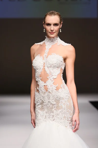 Oved Cohen Bridal Runway Show — Stockfoto