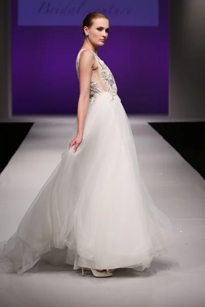 Tal Kahlon Bridal Runway Show — 图库照片