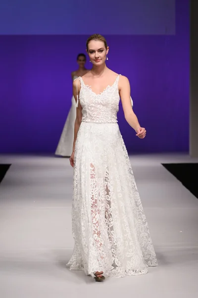 Rish by Yoav Rish Bridal Runway Show — Zdjęcie stockowe