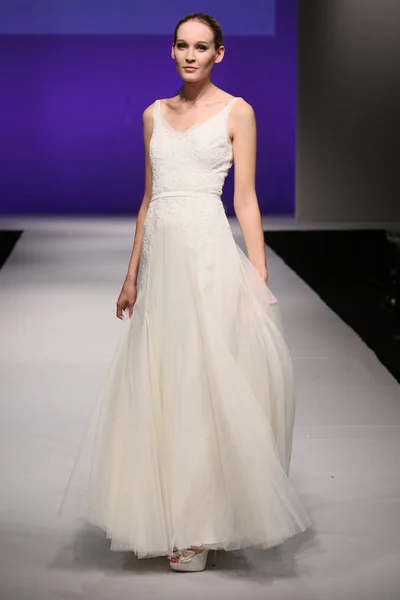 Rish by Yoav Rish Bridal Runway Show — 图库照片